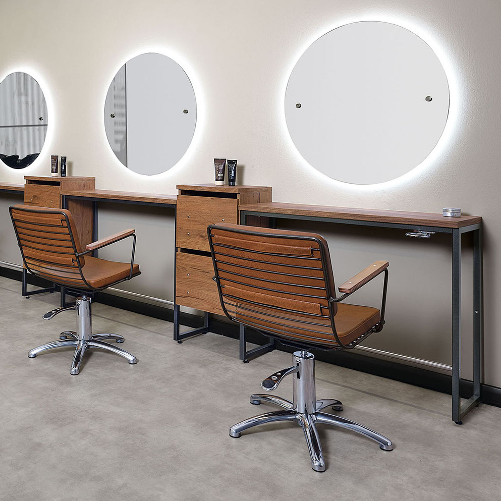 Salon Ambience Kappersstoel ROBERTA - Sfeerbeeld 2 Vakkappers